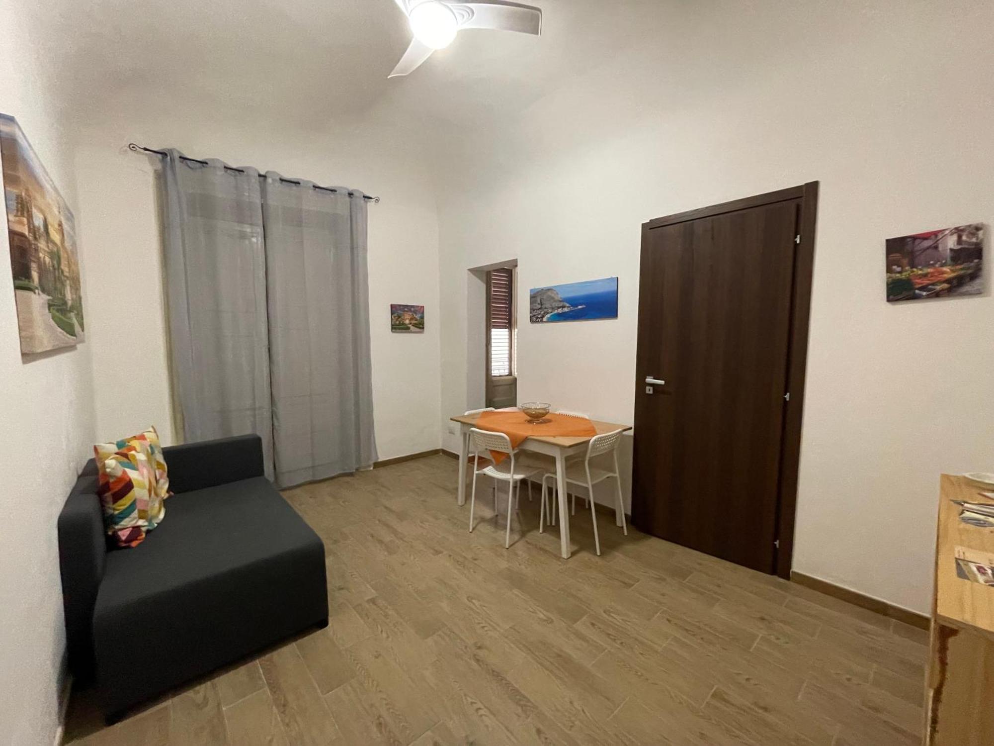 Le Colonne Del Massimo - Apartment In Front Of Massimo Theatre Palermo Exterior photo