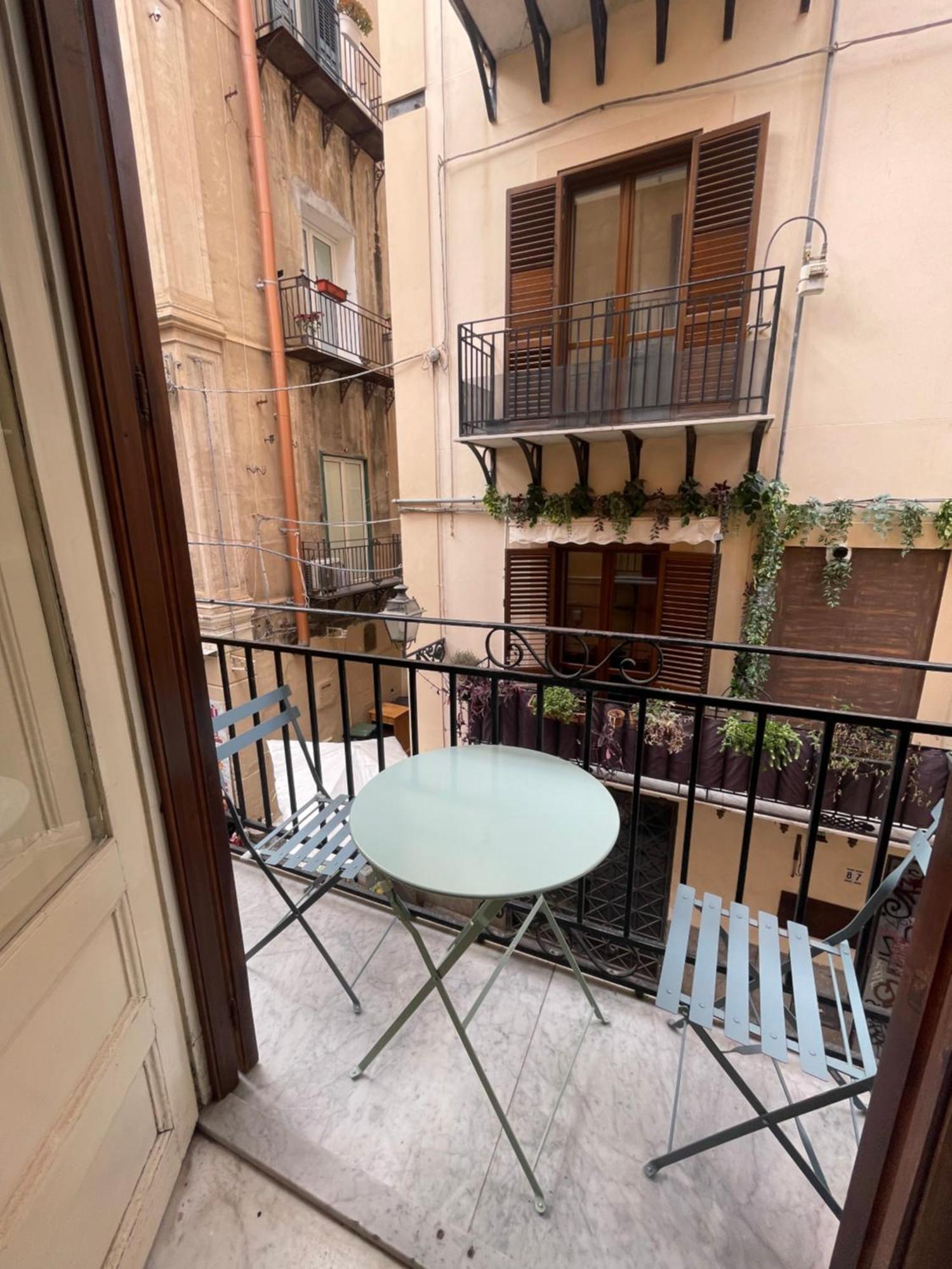 Le Colonne Del Massimo - Apartment In Front Of Massimo Theatre Palermo Exterior photo